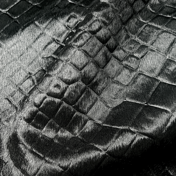 Black Croc Embossed Hair On Side - 17.5sq ft.